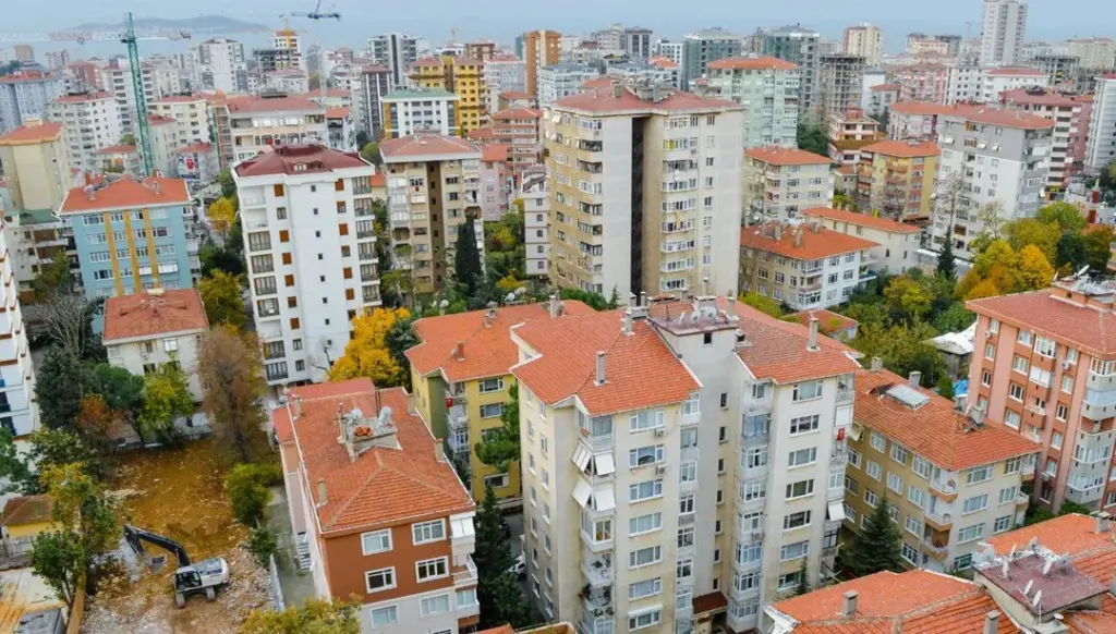 Gayrimenkul Sektöründe Cari Açık Endişesi: Yatırımcı Çıkışı ve Kiralık Konut Krizi